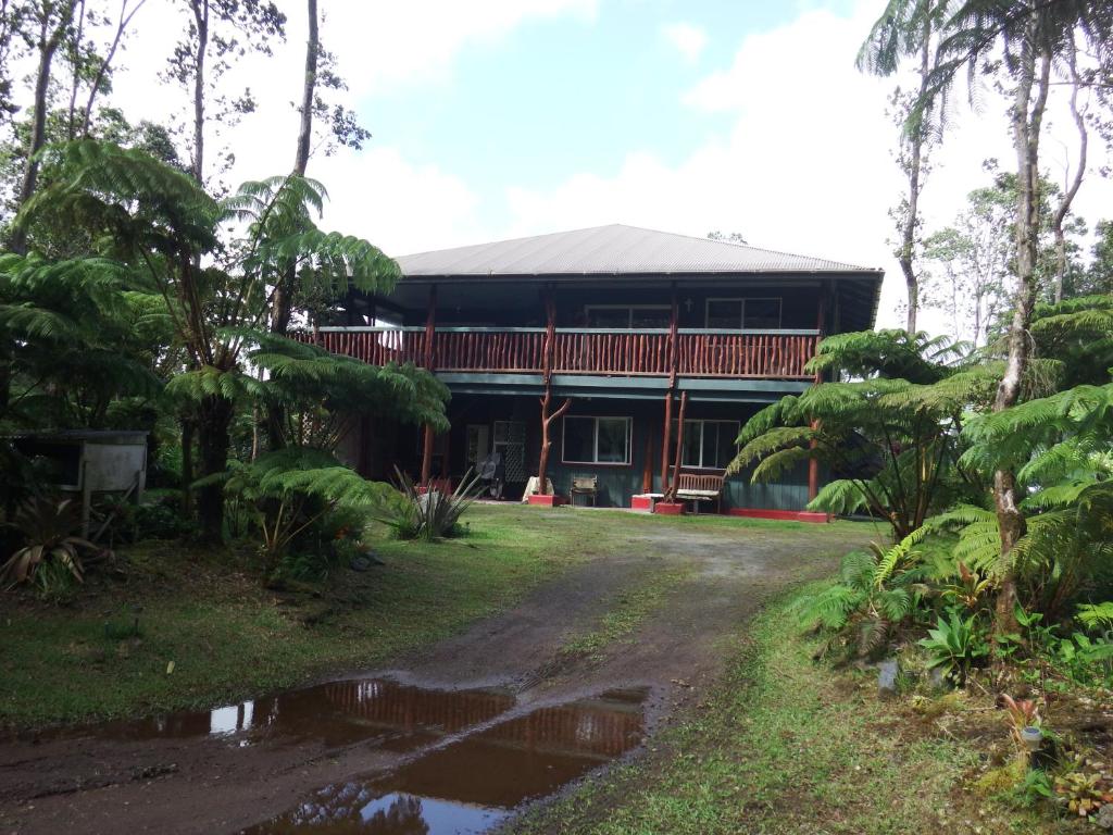 Aloha Crater Lodge and Lava Tube Tours Main image 1